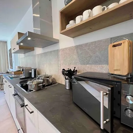 Apartment 4younic Glonn1 * Boxspring * Jacuzzi * Netflix*65“ *